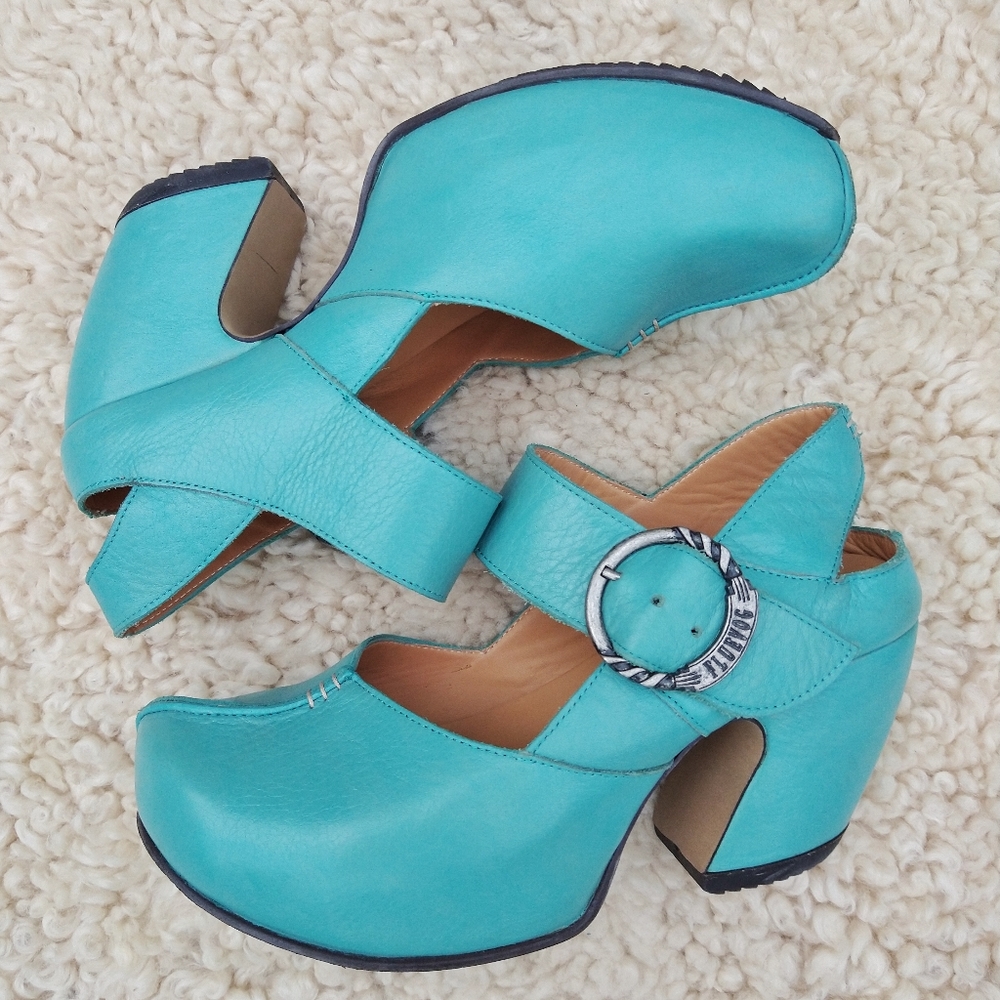 John Fluevog 7 Teal Guide Prepares Mary Jane Heel Platform
